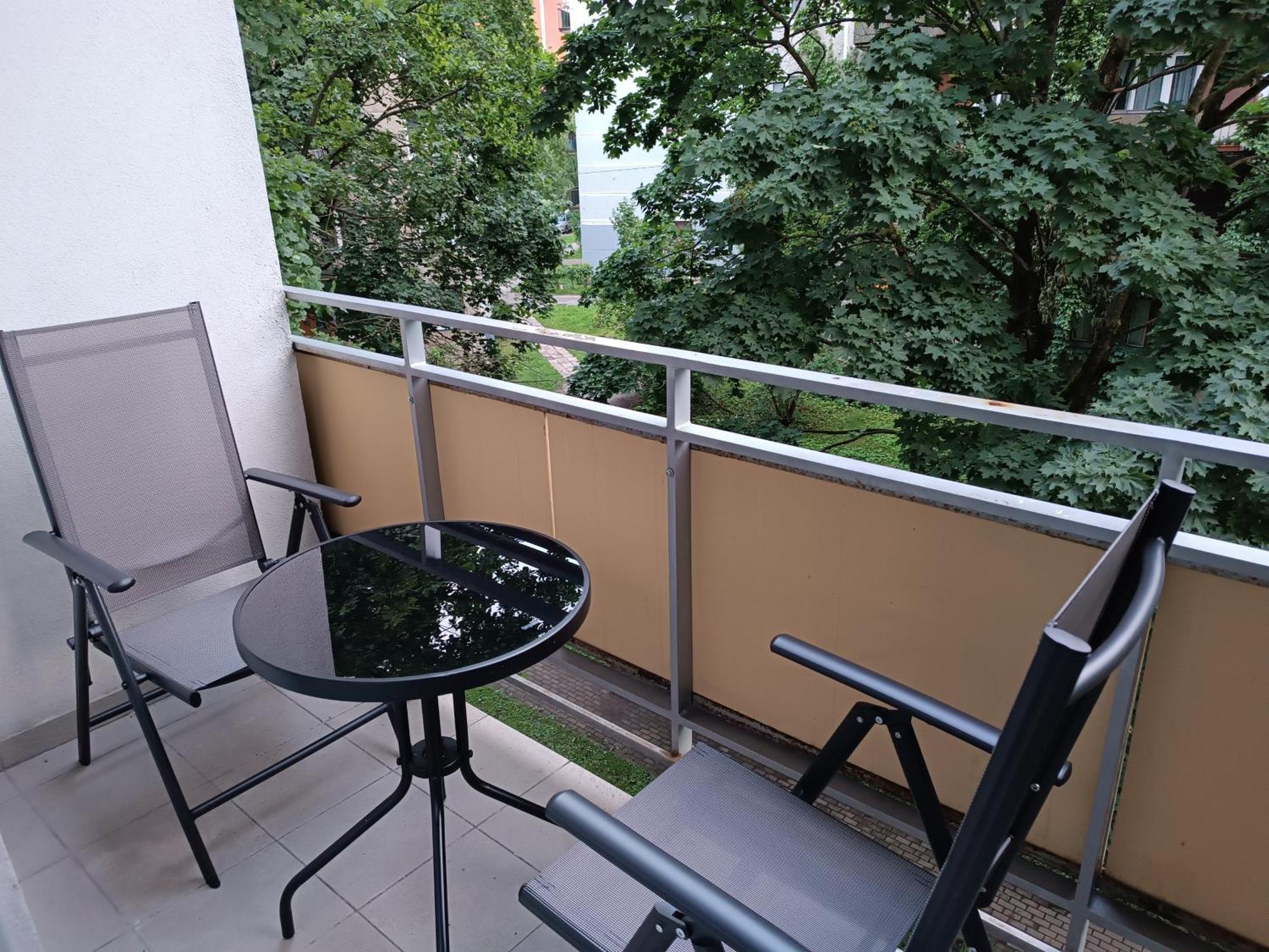 Quiet Dzelzavas Street Apartment Ryga Zewnętrze zdjęcie